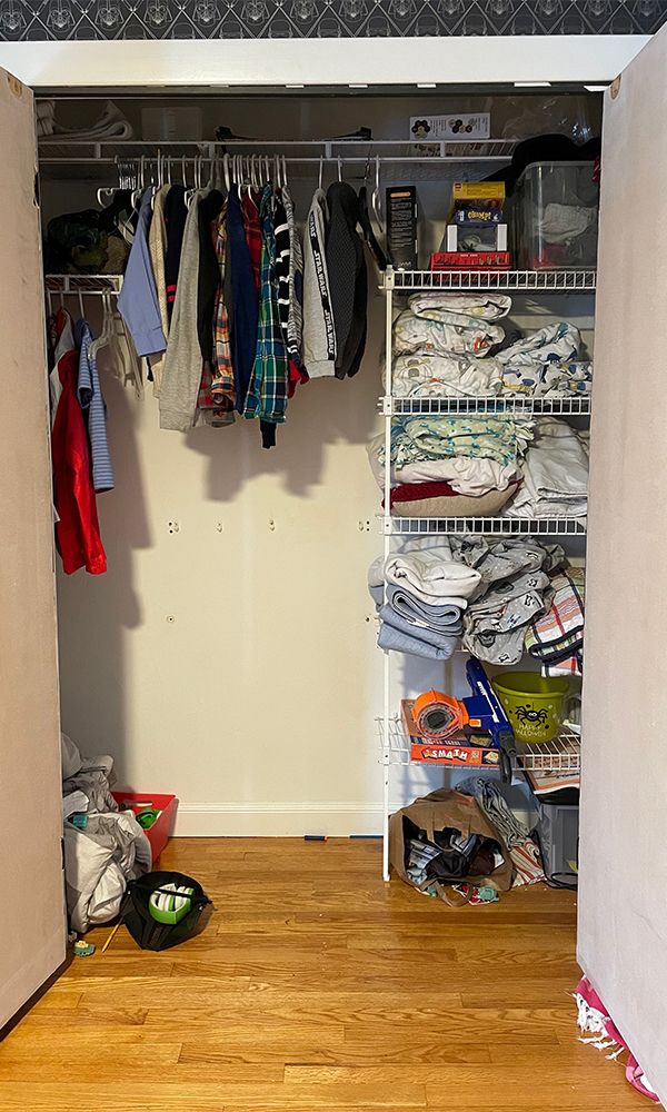 Dorm-Room Closet Organization and Clothes Storage Ideas